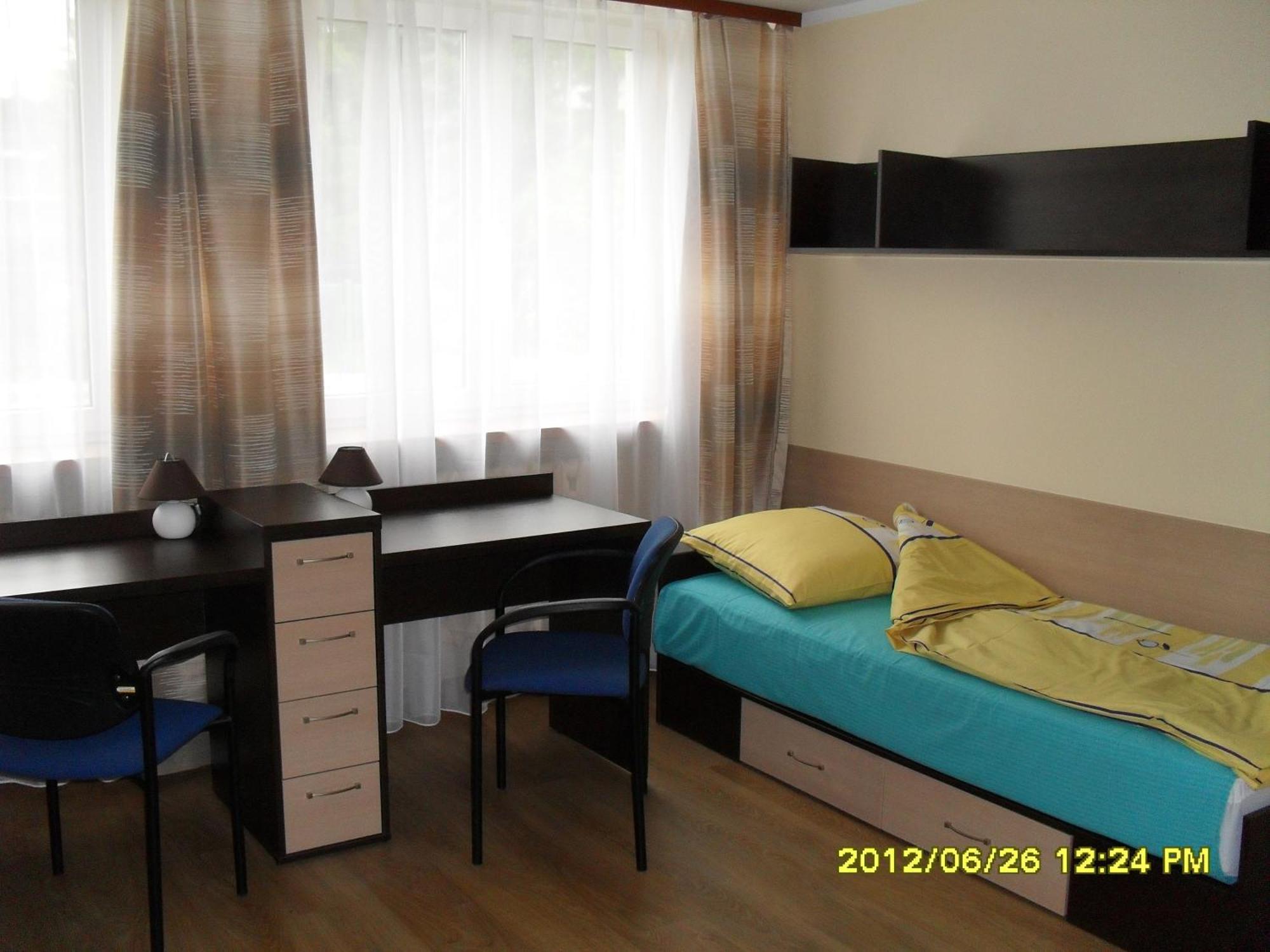 Dom Studencki Atol Hostel Красков Екстериор снимка
