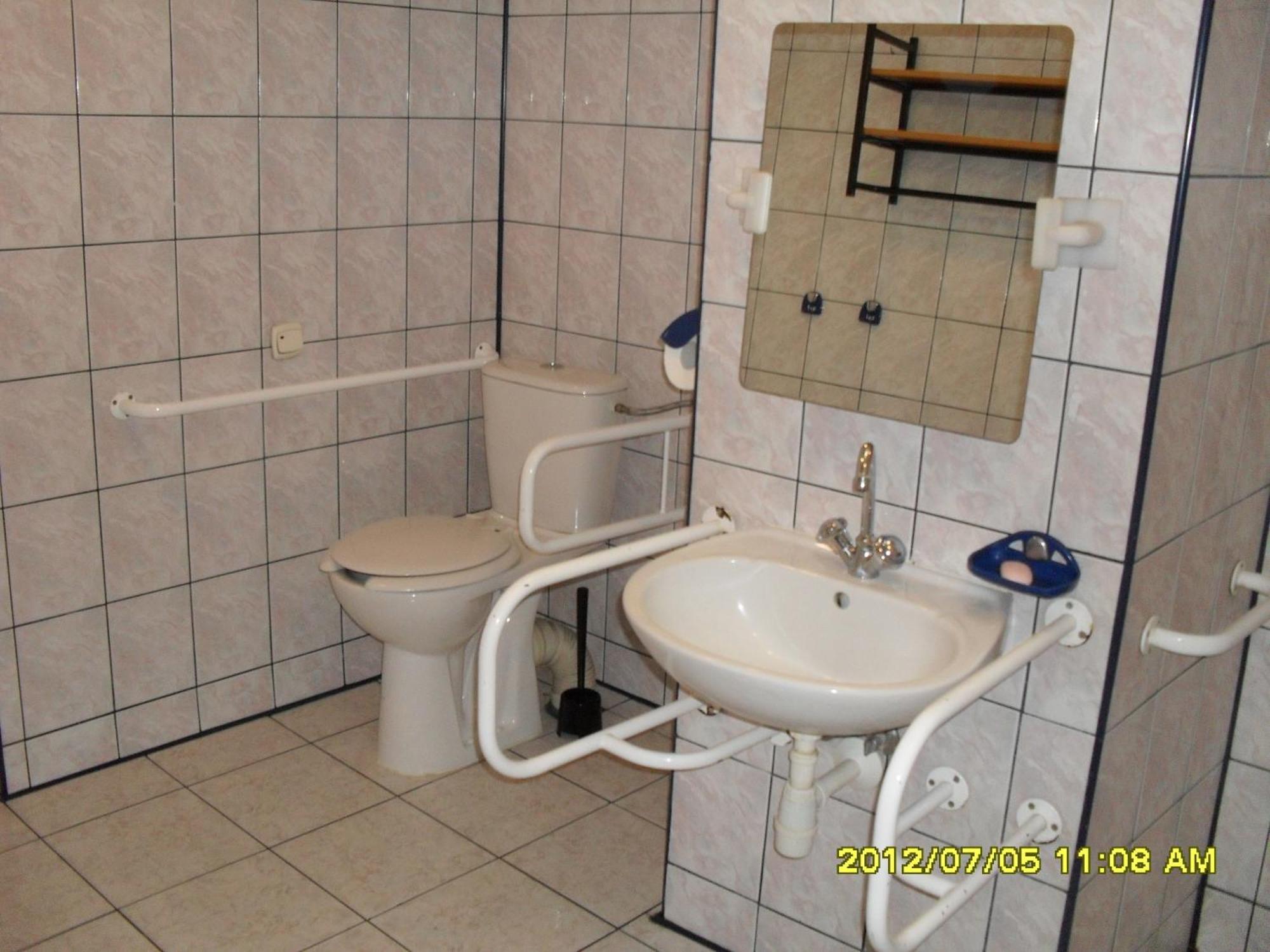 Dom Studencki Atol Hostel Красков Екстериор снимка