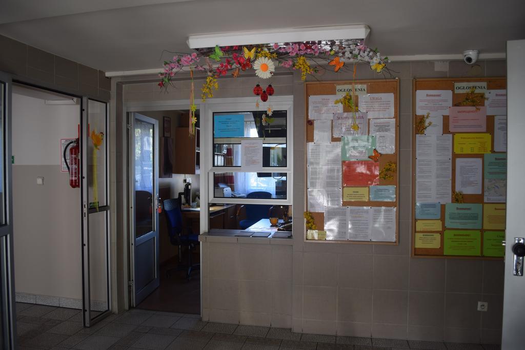 Dom Studencki Atol Hostel Красков Екстериор снимка