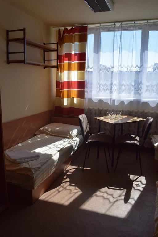 Dom Studencki Atol Hostel Красков Екстериор снимка
